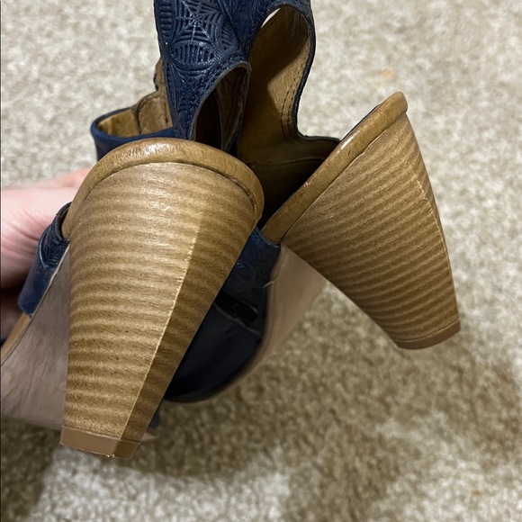 Miz Mooz Navy Leather Peep Toe Cone Heel Sandal Women’s 39 - Picture 4 of 6